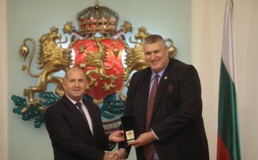 Признание: Румен Радев удостои български спортисти с Почетния знак на президента