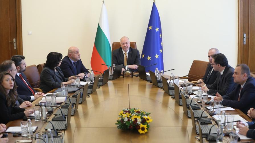 Планират държавен дълг от 49 млрд. евро през 2028 г.