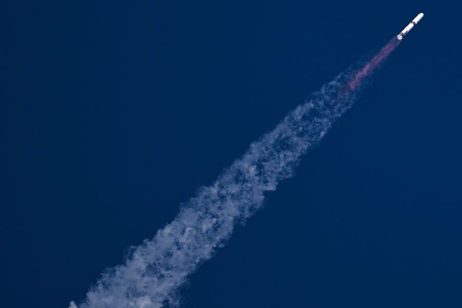 <p>Компания &quot;Блу Ориджин&quot; на американския милиардер Джеф Безос изстреля от стартовата площадка във Флорида огромната си ракета &quot;Ню Глен&quot; с два орбитални апарата на НАСА за наблюдение на Марс, предаде Ройтерс.</p>