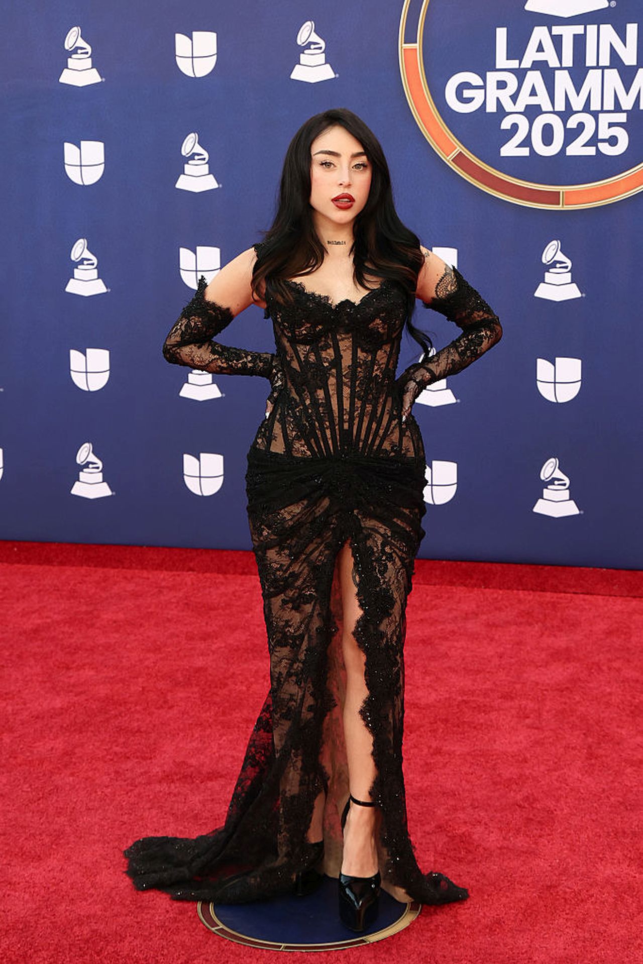 <p>Ники Никол</p>