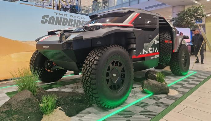 Уникален Dacia Sandriders прототип за "Дакар" развълнува София
