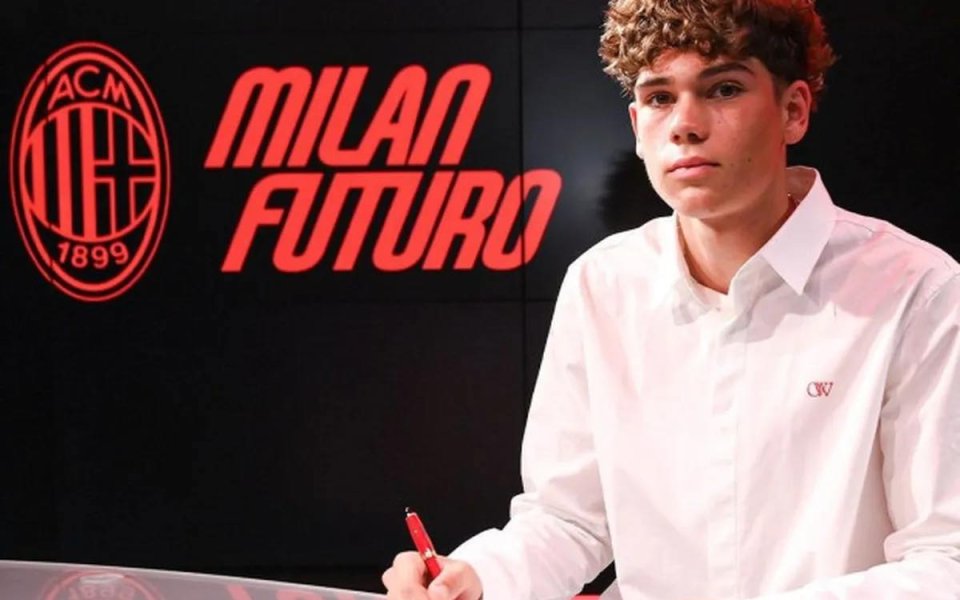 Милан включи българин в състава си за двубоя от Суперкупата на Италия