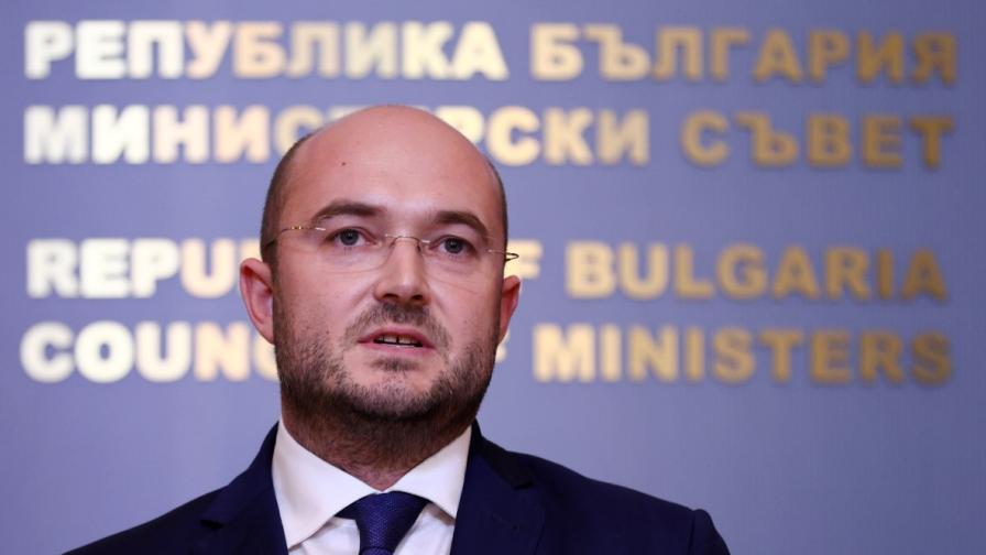 <p>Нов риск, банки в България спират плащания заради казуса с &quot;Лукойл&quot;</p>