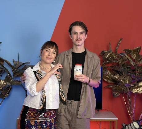 Той прекрачи прага на Къщата като немеца който меси хляб