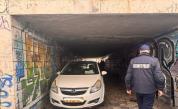 Куриоз: Кола с чуждестранна регистрация е паркирана в подлез във Варна