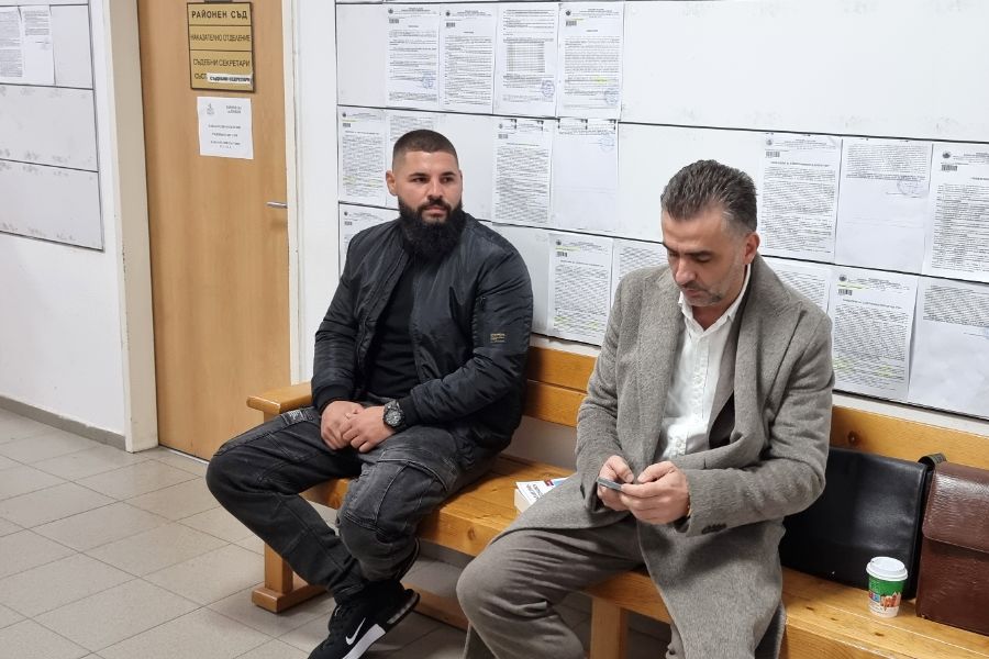 <p>Районният съд в Пловдив продължава разпита на Дебора Михайлова.</p>