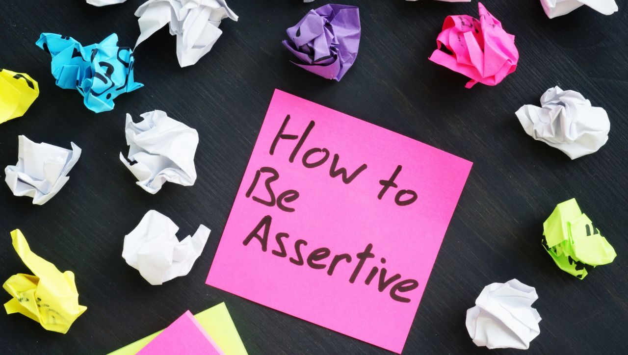 Какво е асертивност и защо е трудно да се живее без нея