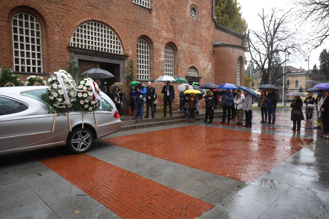 <p>Последно сбогом с астроложката Светлана Тилкова &ndash; Алена</p>