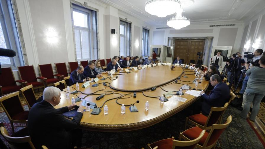 Парламентарната комисия по финанси прие държавния бюджет