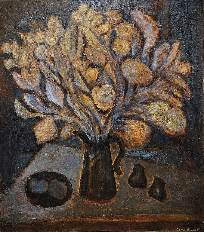 <p>Своеобразната &bdquo;симбиоза&ldquo; между двете линии на професионално формиране личи особено силно в няколкото картини с маслени бои. Всяка по своему, те изразяват една едва ли не съдбовната за българската живопис от 20 в. дилема &ndash; диалектиката на привличане/отблъскване между нашето и чуждото, между родните традициите и модерното европейско изкуство.</p>