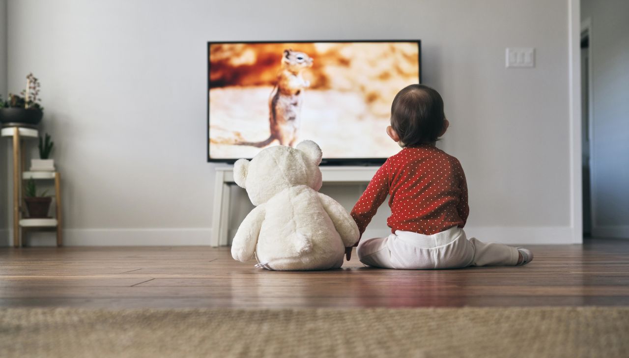 Майка разкри: Позволявам на бебето си неограничено време пред екрана