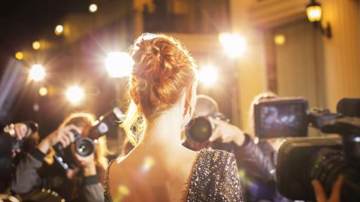 Какво означава „парасоциален“ и защо Кеймбридж го избра за дума на годината?