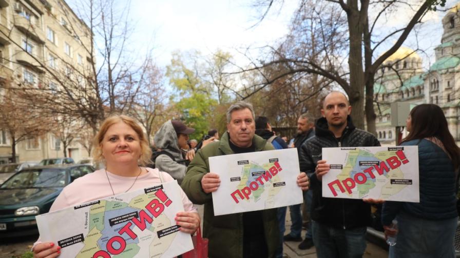 Протест пред СО срещу поскъпването на зоните...