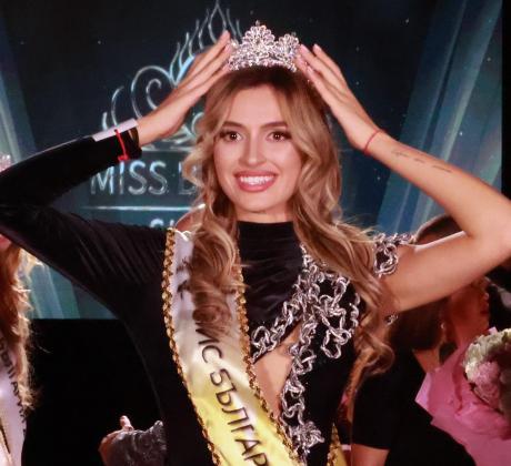 На 23 ноември 2025 г Симона Бакърджиева 22 годишна волейболистка бе