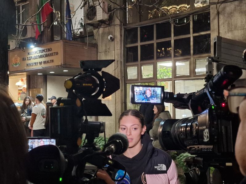 <p>Протестиращи студенти по медицина и лекари специализанти блокираха движението на Орлов мост.</p>