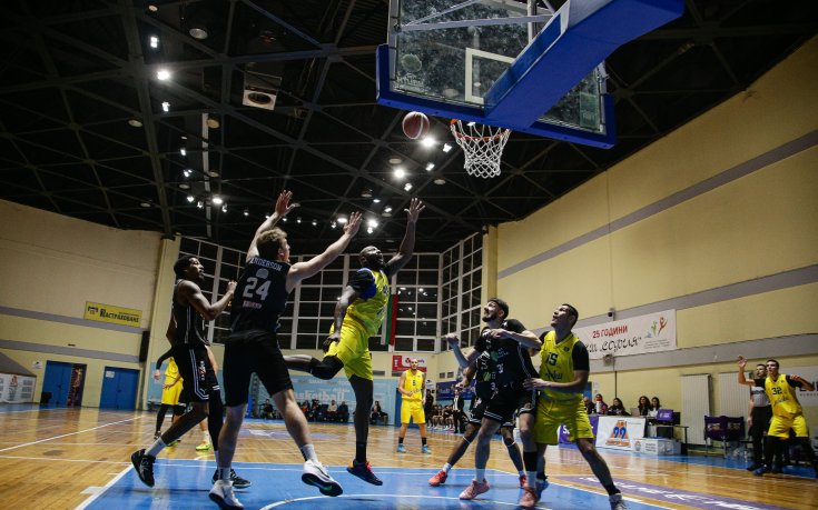 Локомотив Пловдив се подсили с американски гард