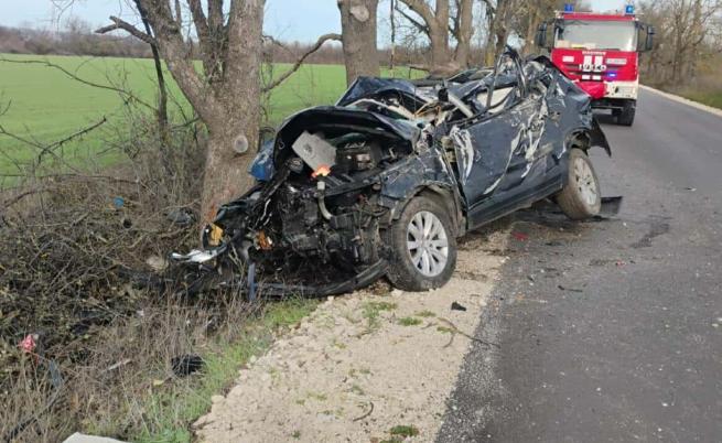 Двама загинаха в тежка катастрофа край Шуменско