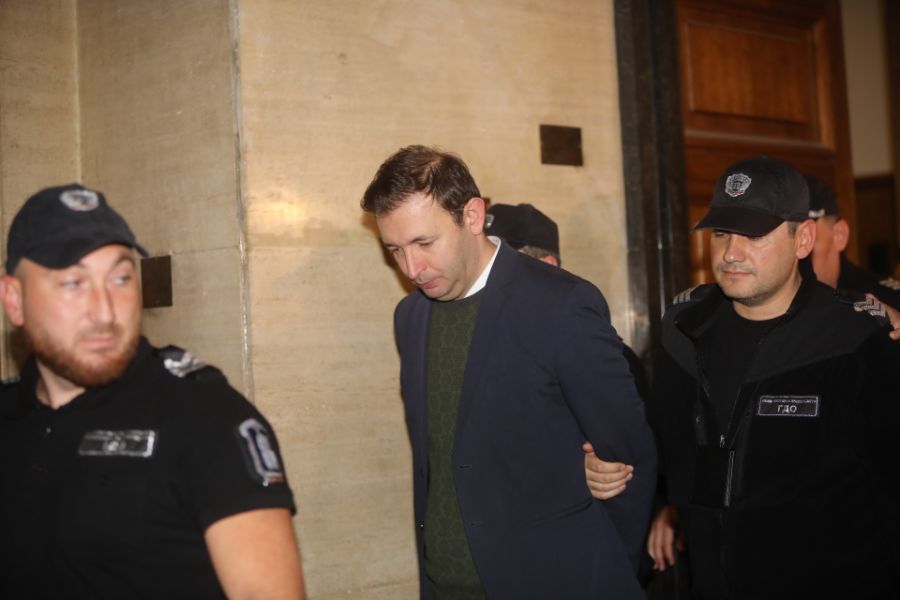 <p>СГС наложи домашен арест на Никола Барбутов.</p>