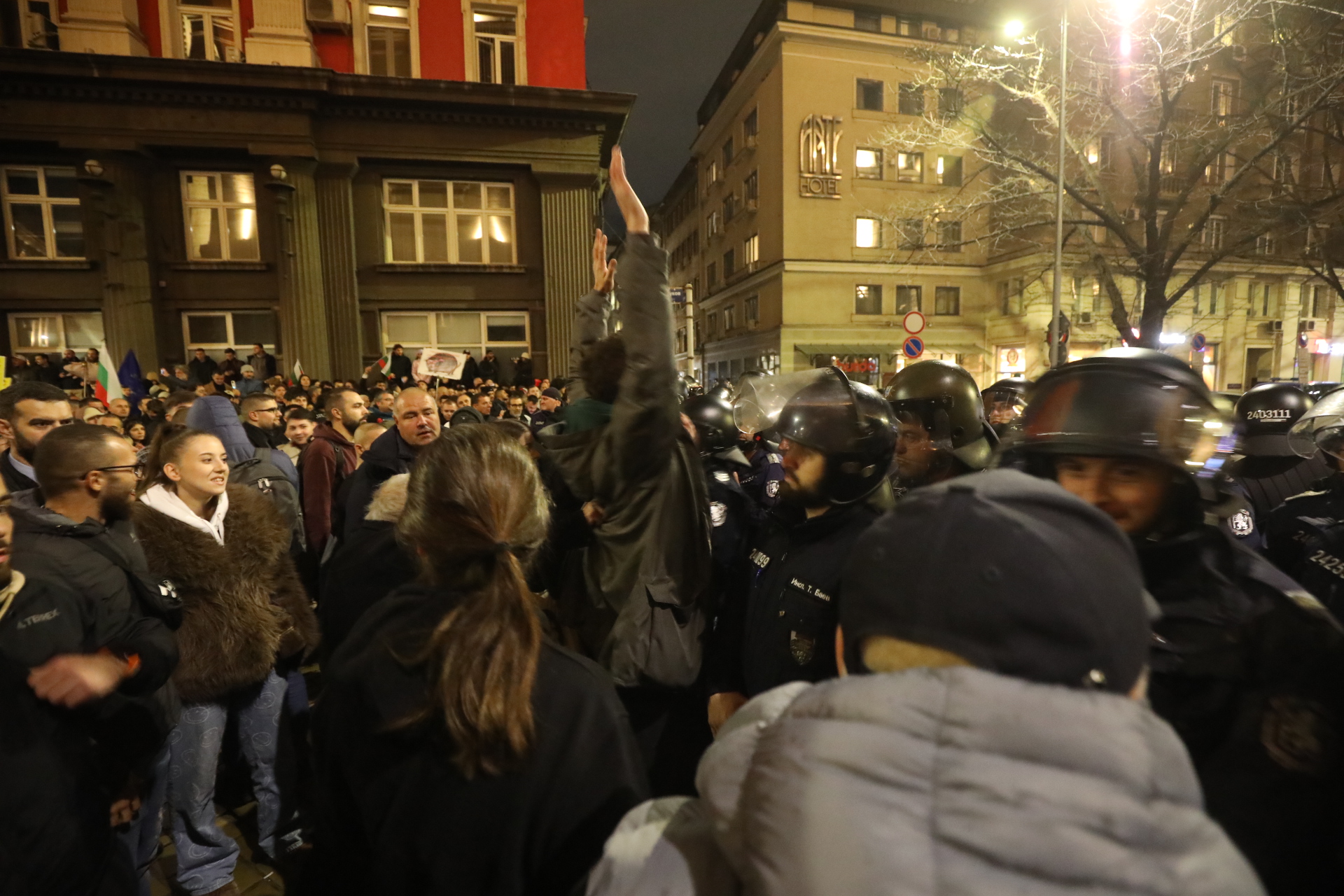 <p>Протест срещу Бюджет 2026 - "Триъгълникът на властта" под обсада.</p>