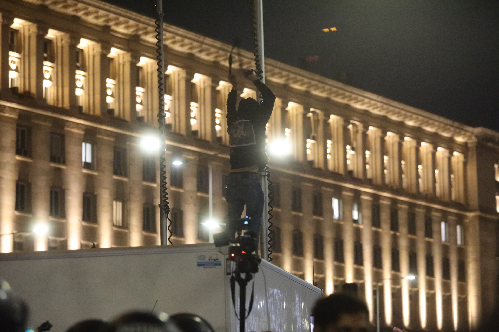 <p>Протест срещу Бюджет 2026 - "Триъгълникът на властта" под обсада.</p>