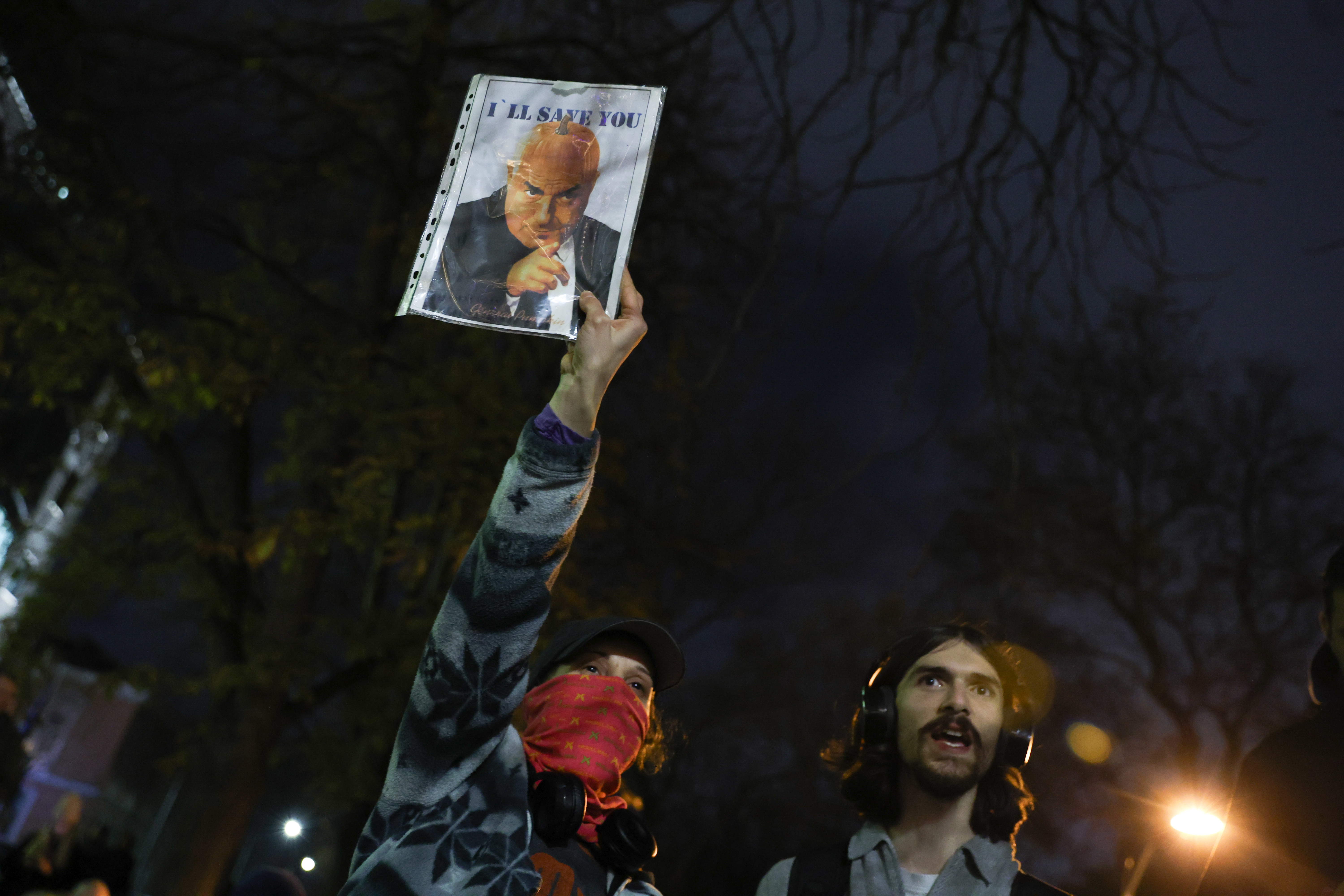 <p>Протест срещу Бюджет 2026 - "Триъгълникът на властта" под обсада.</p>