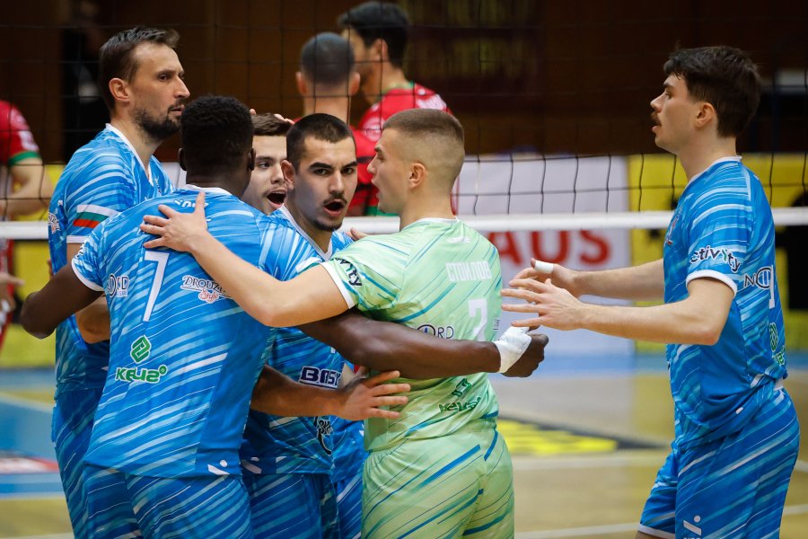 ВК Нефтохимик 2010 Бургас ВК Черно море1