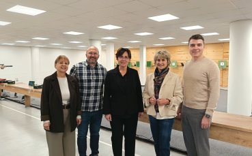 Весела Лечева и Ясна Шекарич дадоха старт на първия европроект в спортната стрелба