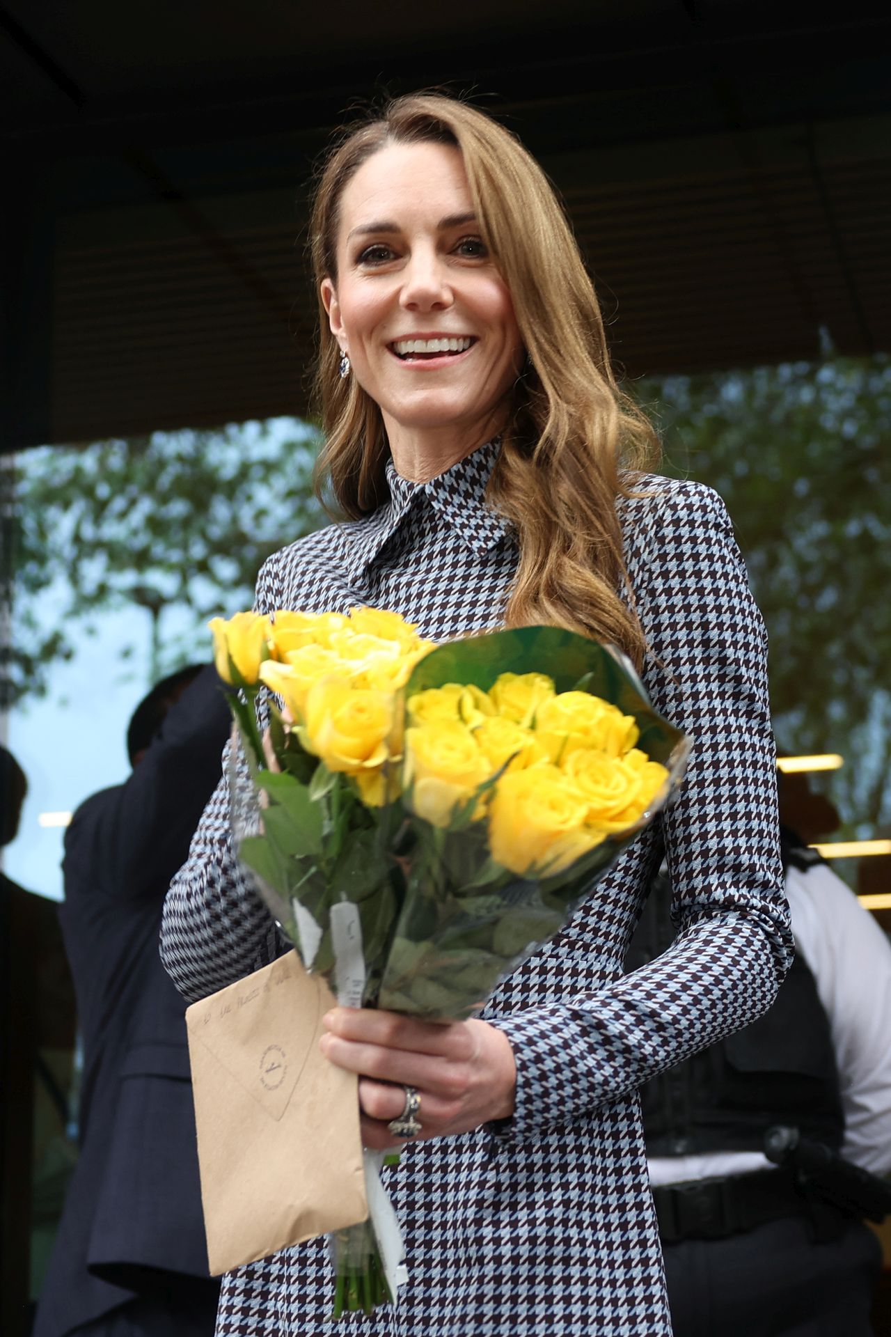 <p>През последните дни се говореше много за това, че Кейт Мидълтън не придружи съпруга си, принц Уилям, по време на последното му посещение в Уелс. Сега обаче принцесата се връща към работните си ангажименти и го прави в Лондон, посещавайки благотворителната организация Anna Freud. Последната ѝ поява до този момент беше на събитие, което буквално остави всички без думи</p>