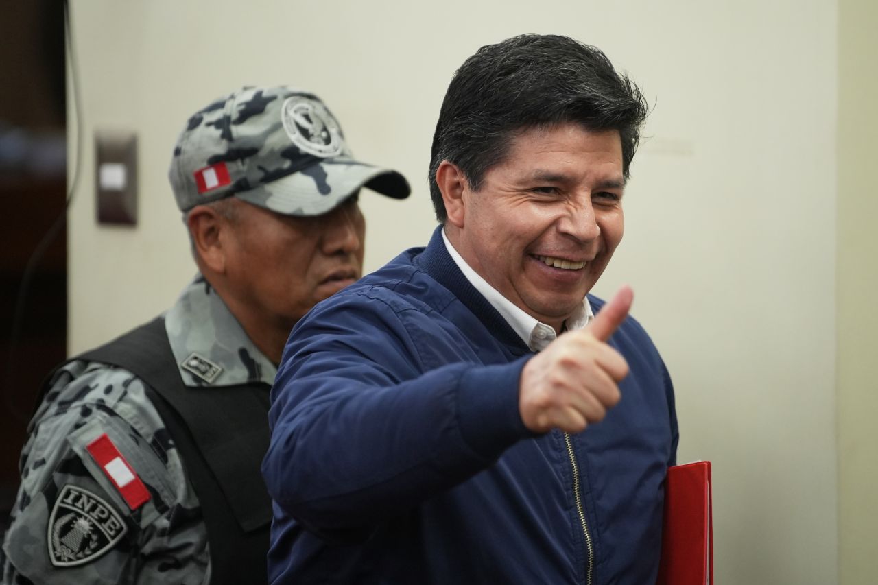 Сваленият "президент на бедните" в Перу получи 11 години затвор