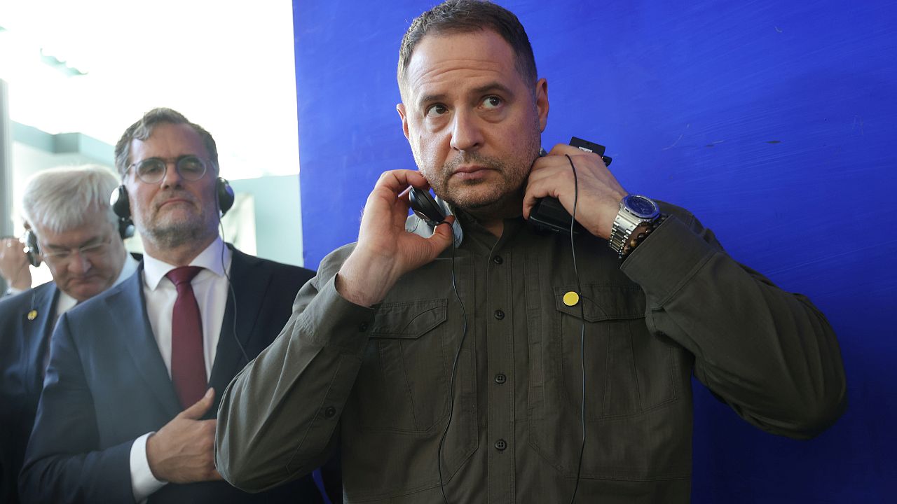 Ермак: Володимир Зеленски няма да отстъпи украинска земя на Русия