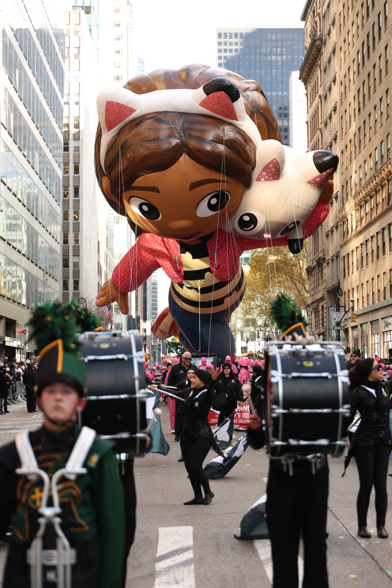 <p>Гигантски Спайдър-мен, Миньони и Спондж Боб превзеха Ню Йорк! Епични кадри от 99-ия парад на Macy&rsquo;s, каквито не сте виждали</p>