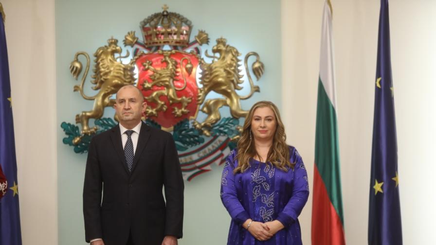 Румен Радев удостои посланика на Ирак с орден "Мадарски конник" (СНИМКИ)