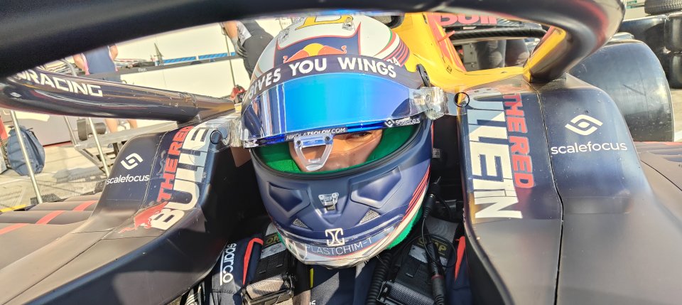 Никола Цолов дебютира във Формула 2 на пистата Лусаил в1