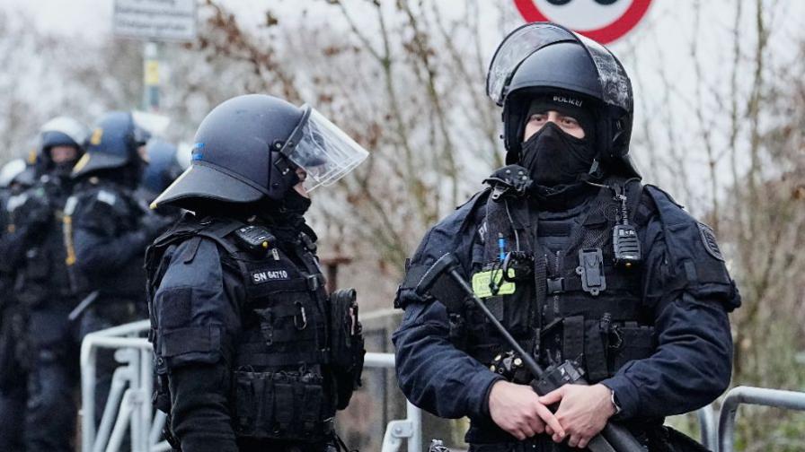 Петима арестувани за планирано нападение на коледен базар в Германия