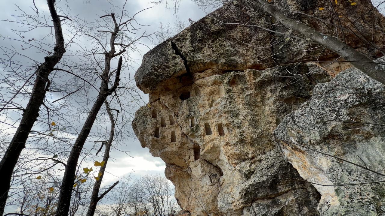 Загадката на Глухите камъни
