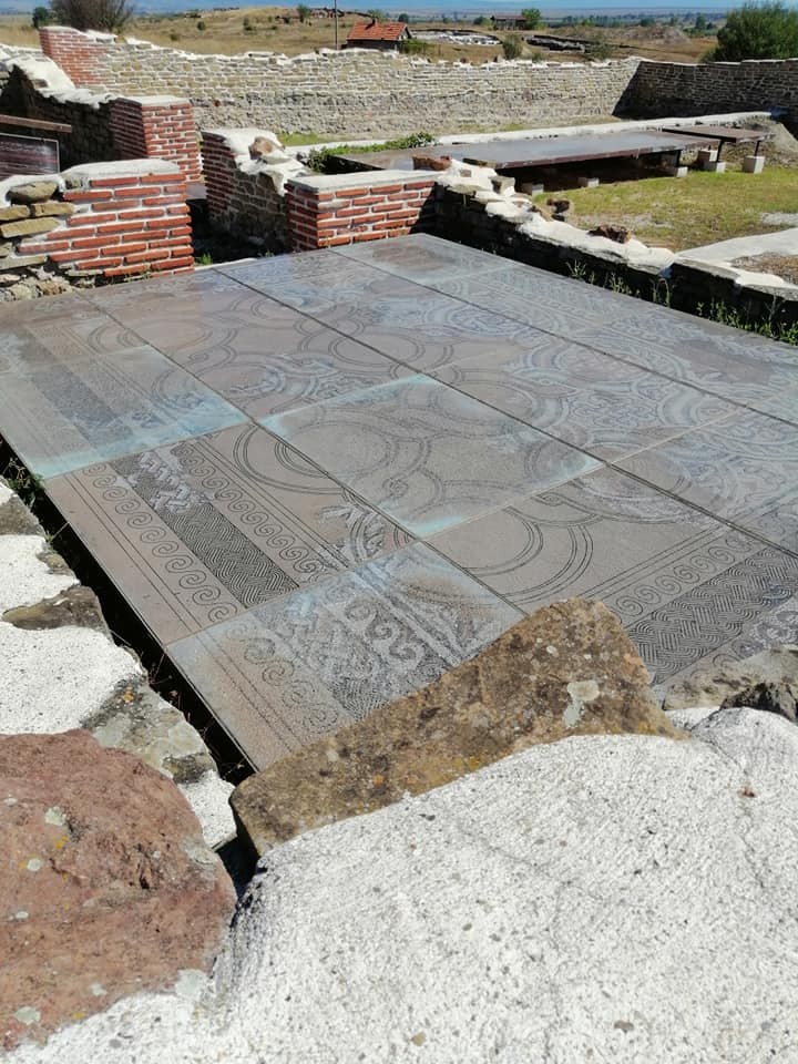 <p>Перперикон, Татул и Караджов камък са малка част от чудатите обиталища на древни народи, които се простират по нашите земи.</p>