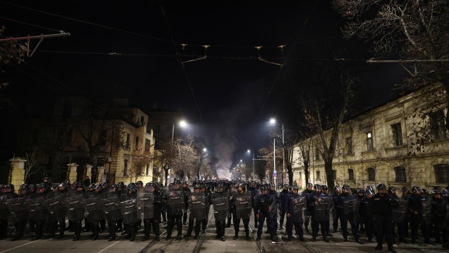 "Просто гледаха и мълчаха": Доброволци обвиняват полицията в бездействие по време на погромите