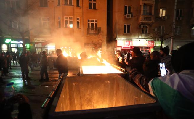 Задържаните на протеста: Прокуратурата иска постоянен арест за петима, пуска още толкова