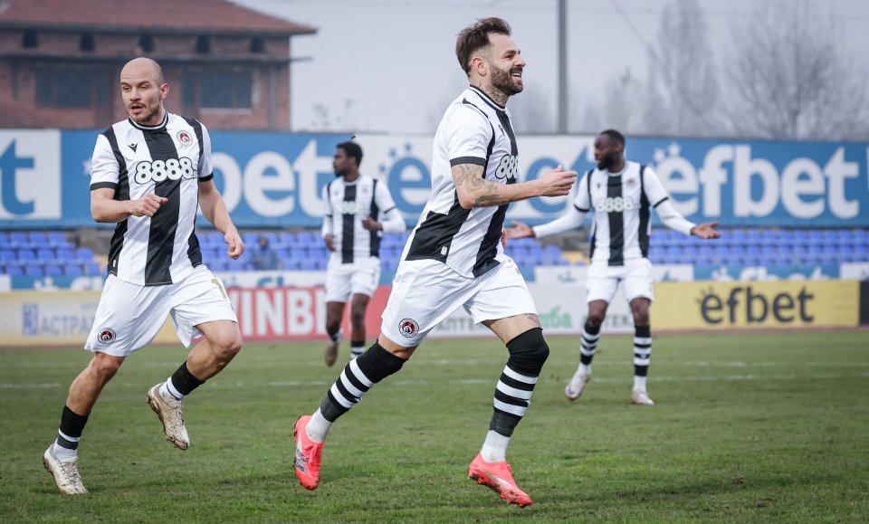 Монтана и Локомотив София1