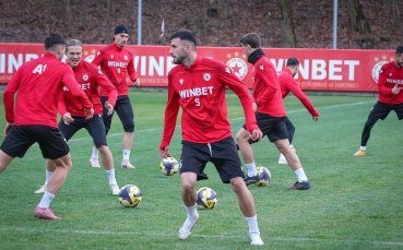 ЦСКА тренира в пълен състав преди мача с Локомотив Пд (снимки)