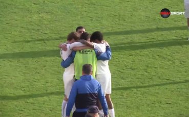 Красив удар от дистанция стана Гол №1 на 18-ия кръг в Mr Bit Втора лига