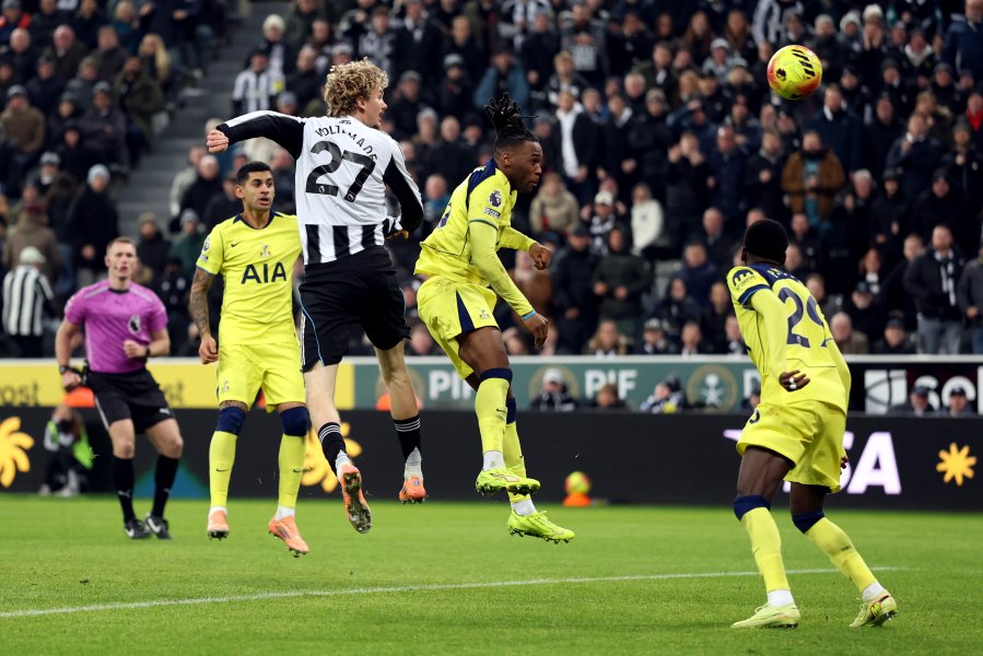 Нюкасъл Юнайтед Тотнъм Хотспър1