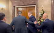 Скандал в НС: Стигна се до физически сблъсък между Мирчев и Пеевски (ВИДЕО)