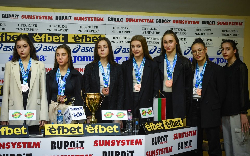 Емоционален край за двукратните шампионки по естетическа гимнастика