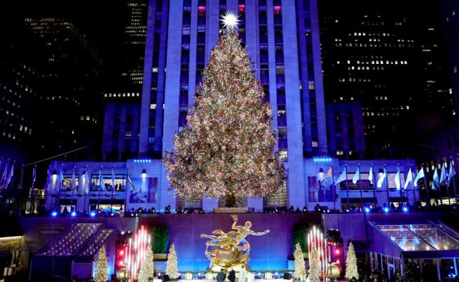 Вълшебство в Ню Йорк: Легендарната елха на Рокфелер грейна с 50 000 светлини