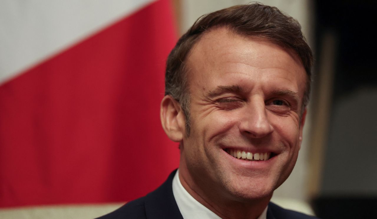 Дипломатически чар: Макрон избегна въпрос за Палестина с намигване и усмивка