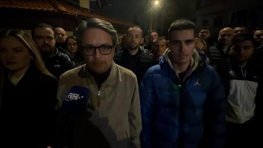 Протест и контрапротест пред дома на Бойко Борисов в Банкя