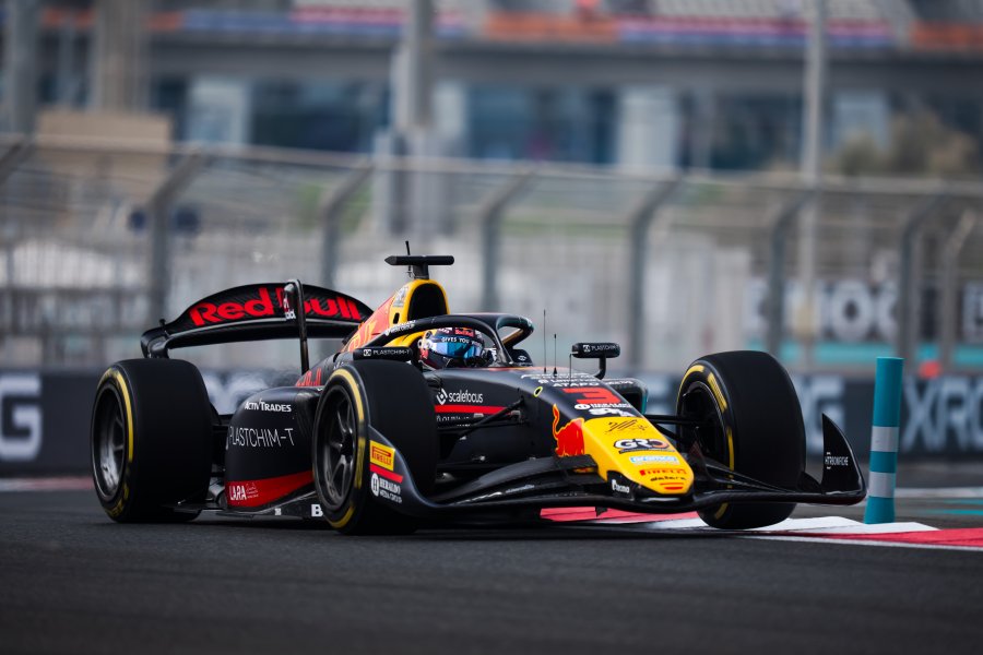 Никола Цолов по време на свободната тренировка преди Гран при1