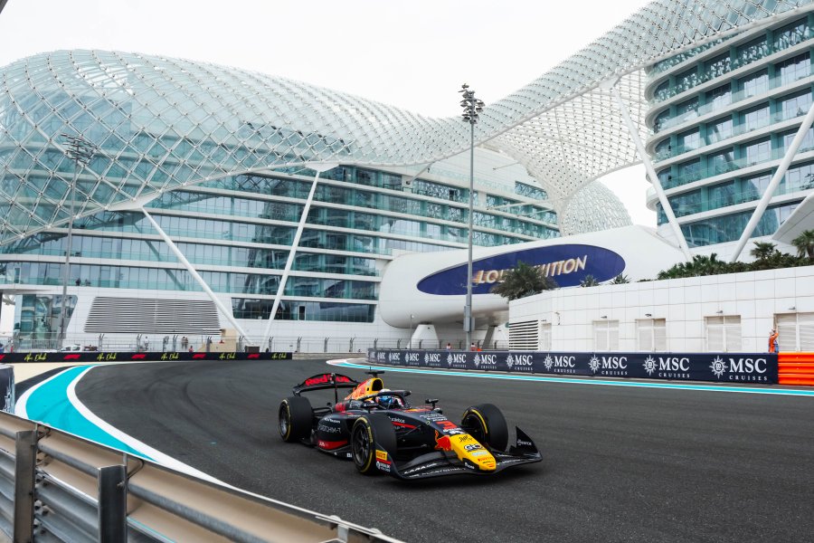 Никола Цолов по време на свободната тренировка преди Гран при1