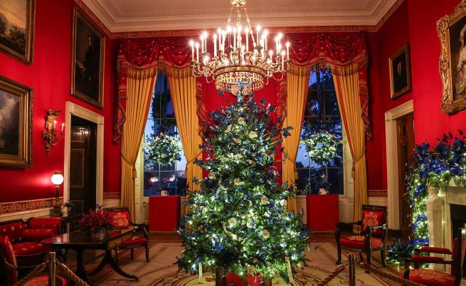 „Майката на коледния гняв“ – наистина ли Мелания Тръмп мрази Коледа